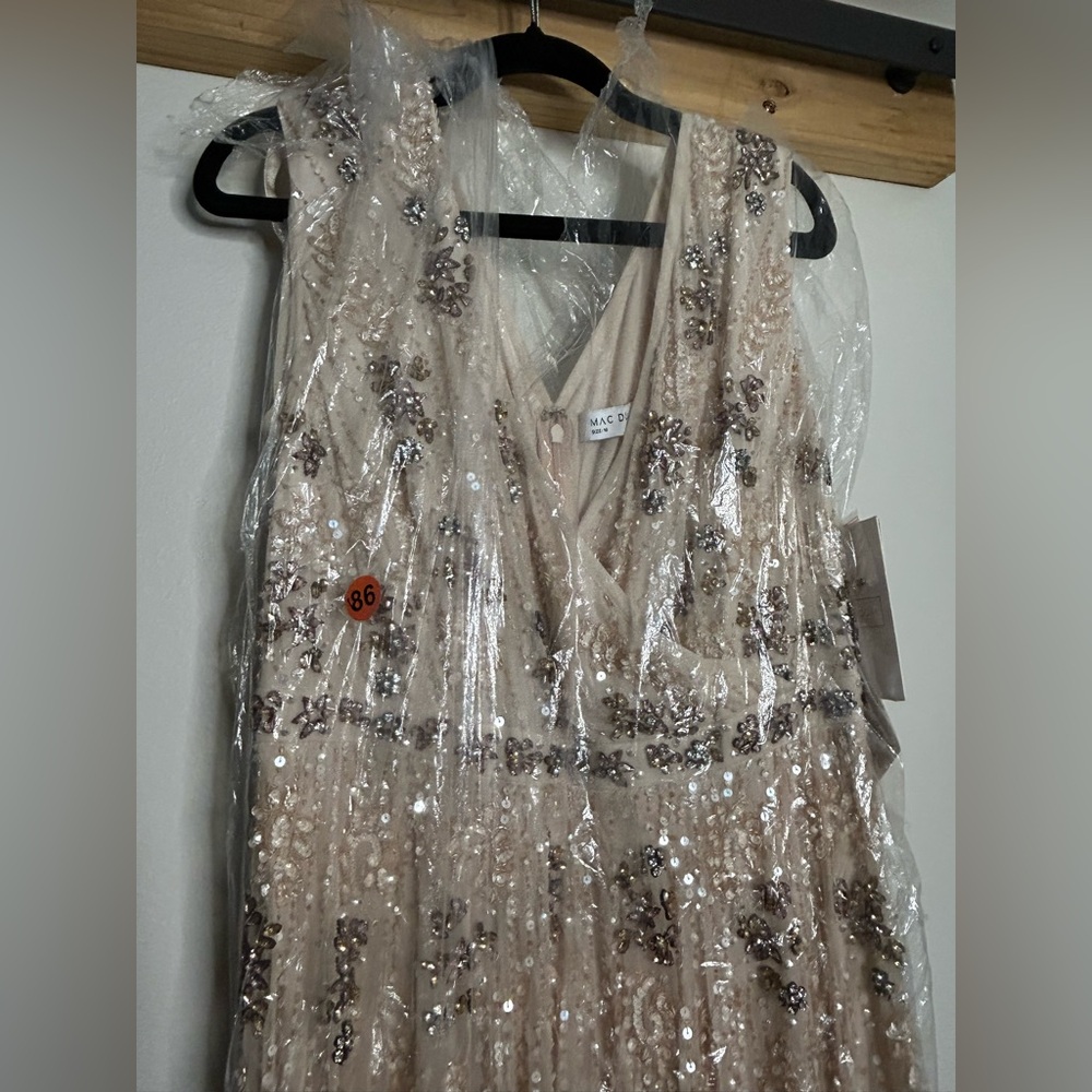NWT MAC DUGGAL Cap Sleeve Embellished Gown - Picture 6 of 9